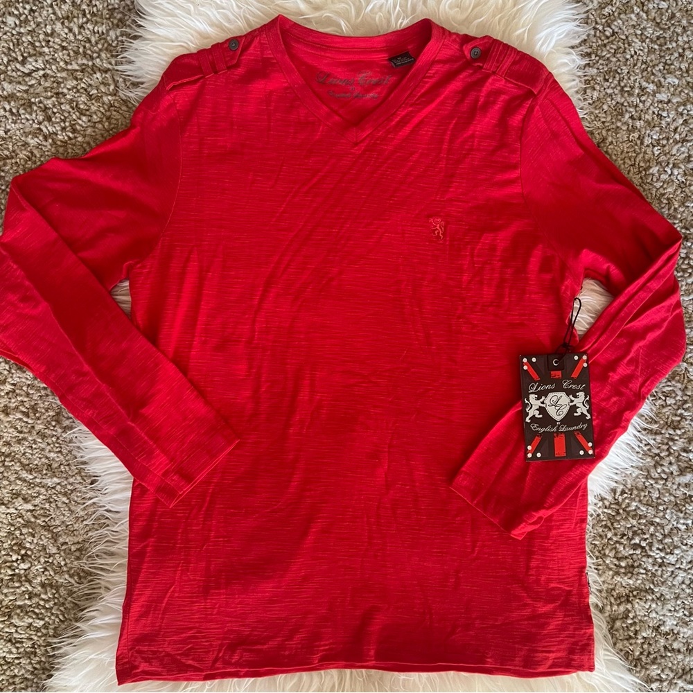 Lions Crest by English Laundry Red V neck red shirt*NWT